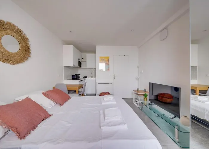 Superbe Sur Les Quais De Bordeaux